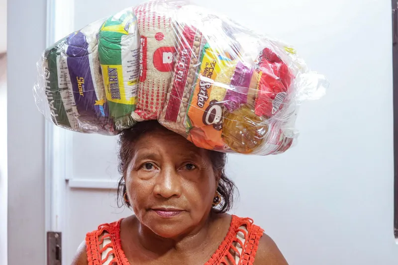 Foto 2 – PREFEITURA DE CODÓ ENTREGA CESTAS BÁSICAS PARA FAMÍLIAS CARENTES DO SANTO ANTÔNIO