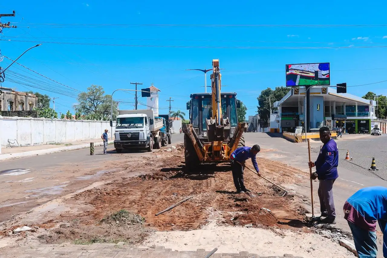 Galeria de imagens - Foto 5 da notícia: Prefeitura de Codó realiza intervenção para melhorar o trânsito na Avenida João Ribeiro
