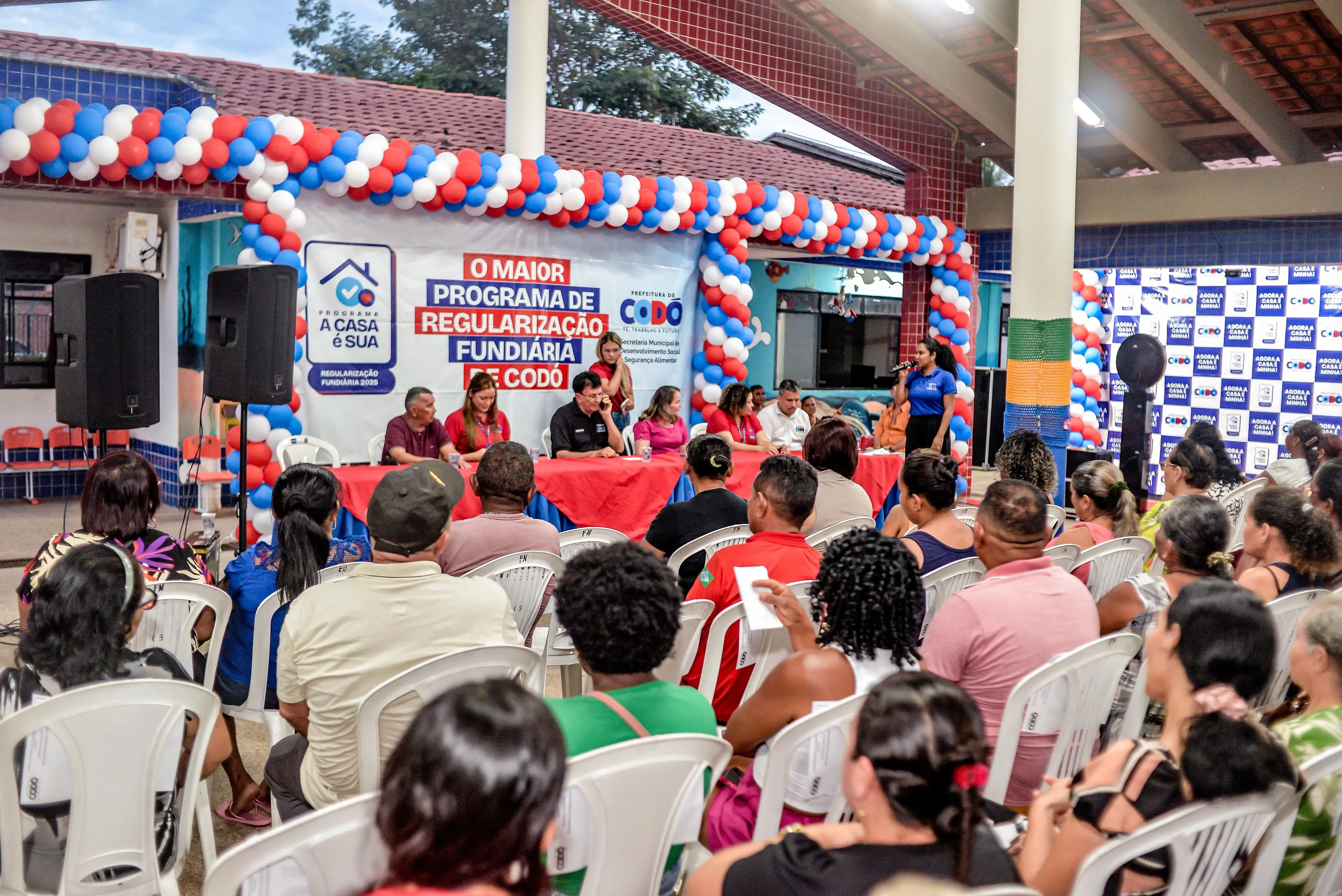 Galeria de imagens - Foto 7 da notícia: Moradores do bairro Santa Terezinha em Codó recebem títulos de propriedade de imóveis