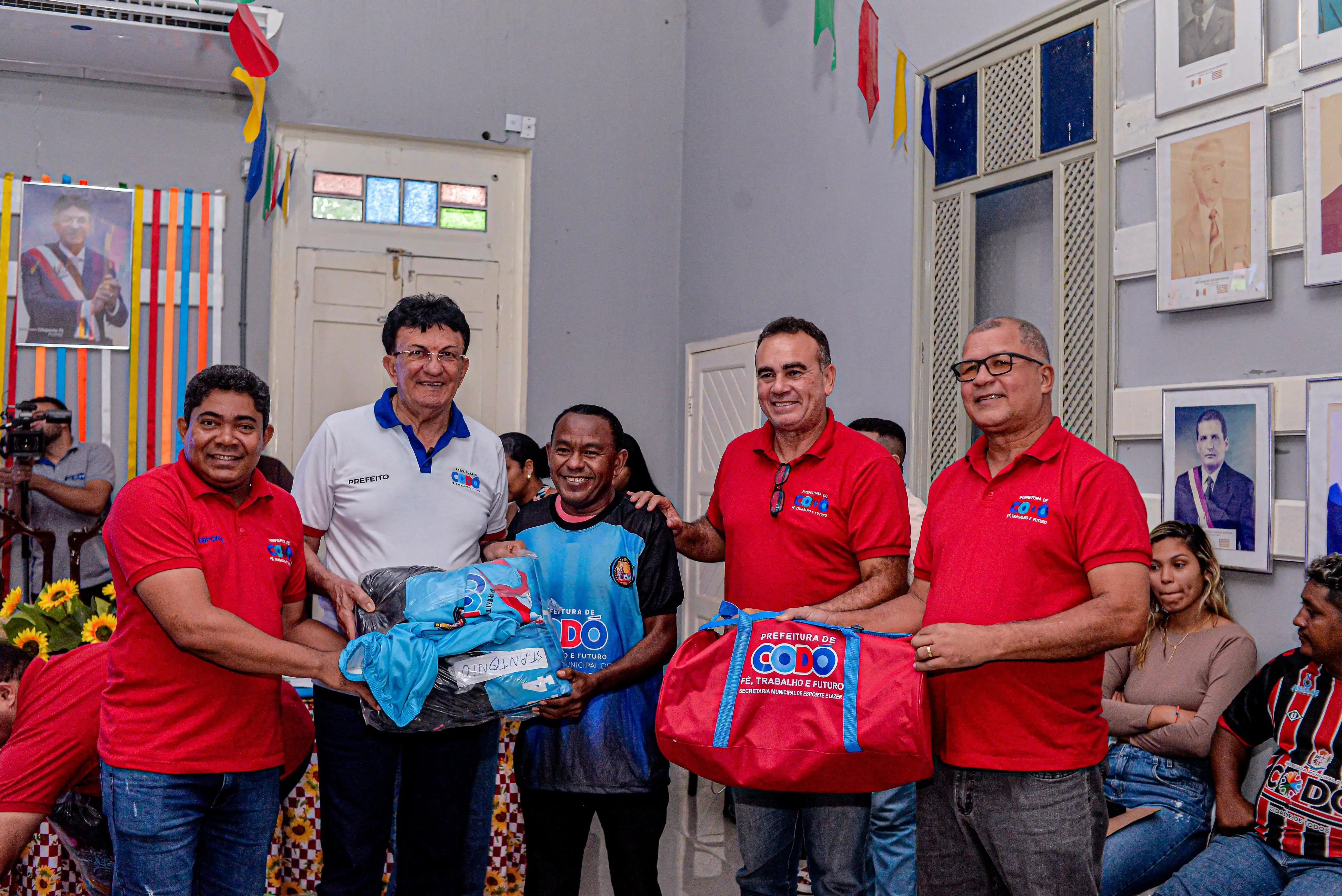 Foto 7 – Prefeitura de Codó lança Copa de Bairros e entrega equipagem esportiva aos clubes participantes