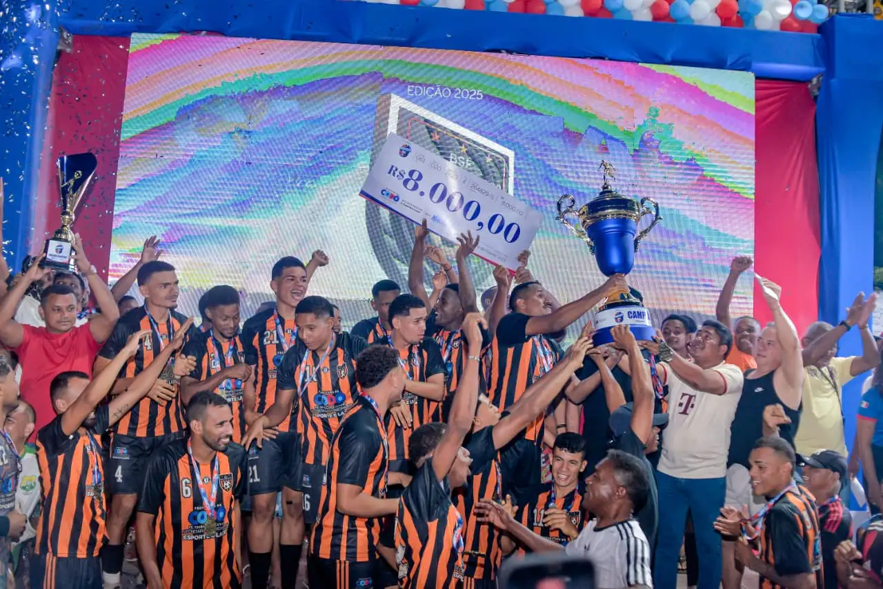Foto 2 – Grande Final da Copa de Bairros movimenta Codó e se consolida como espetáculo esportivo