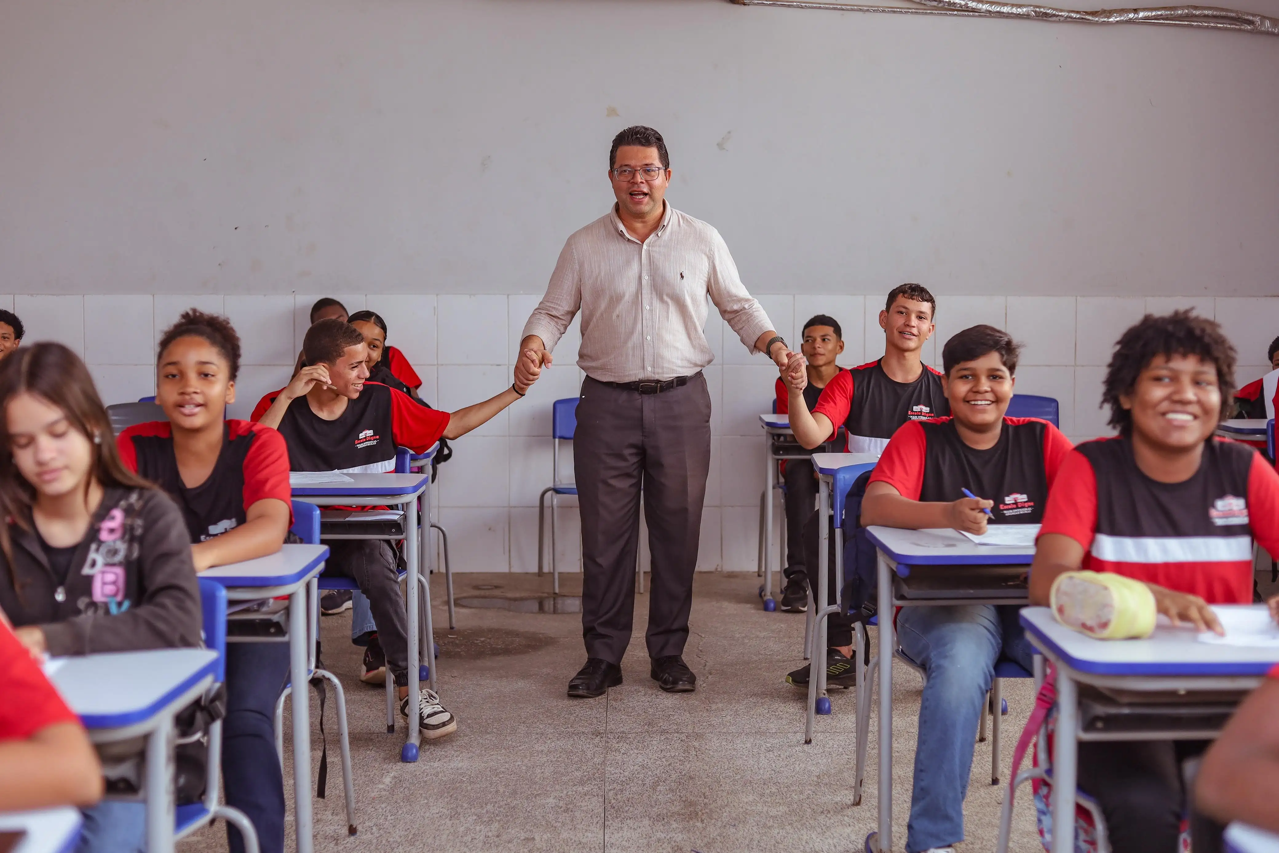 Galeria de imagens - Foto 2 da notícia: Escolas das redes municipal e privada de ensino de Codó aplicam provas da primeira fase da OMAC