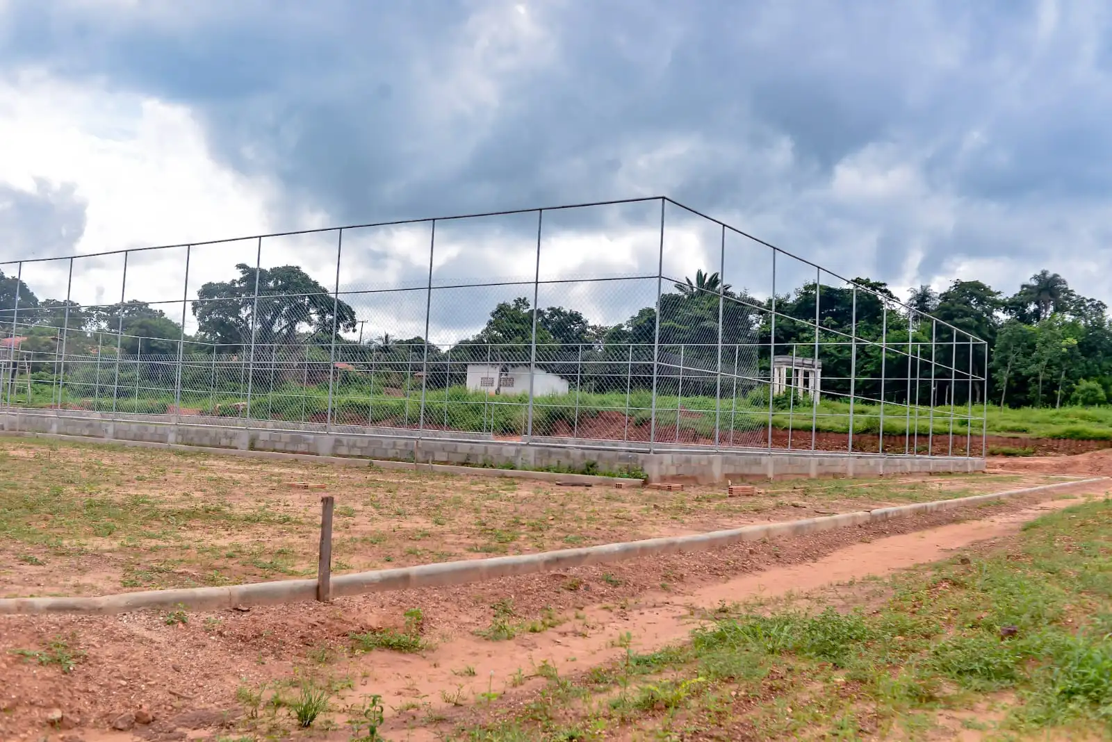 Galeria de imagens - Foto 4 da notícia: Obra do Centro Esportivo do Povoado Saco avança e já alcança 30% de execução em Codó