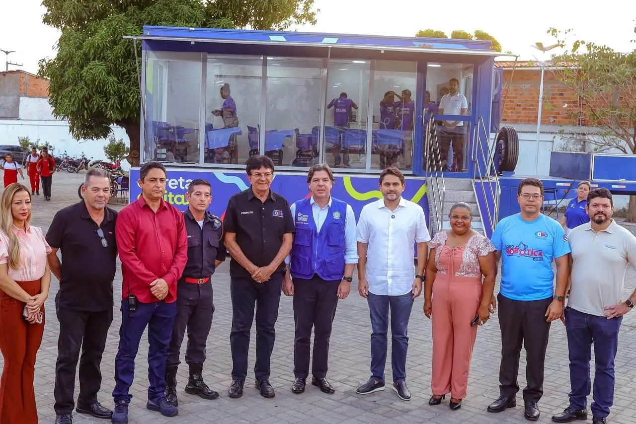 Galeria de imagens - Foto 1 da notícia: Ministério das Comunicações reforça inclusão digital em Codó com entregas que promovem avanços tecnológicos na educação