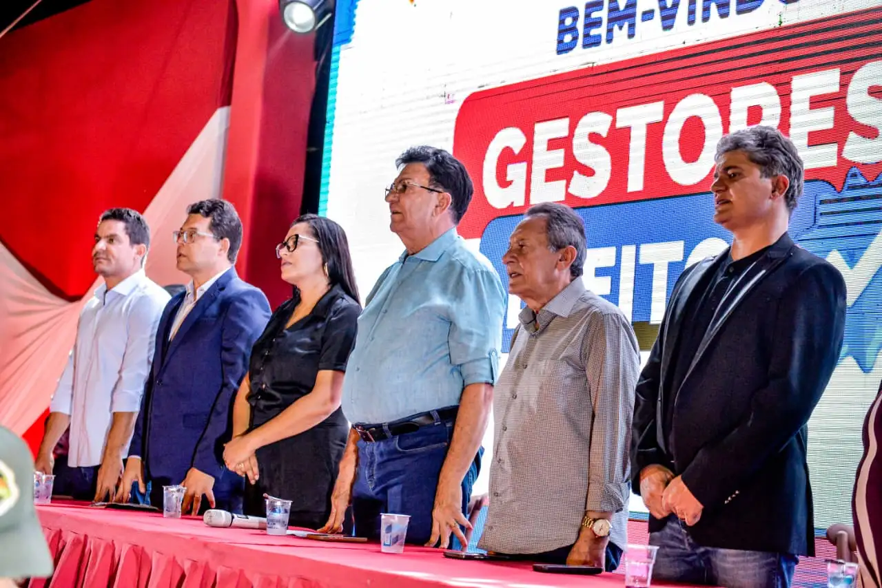 Galeria de imagens - Foto 19 da notícia: Posse de gestores escolares da rede municipal de ensino marca novo ciclo na educação de Codó