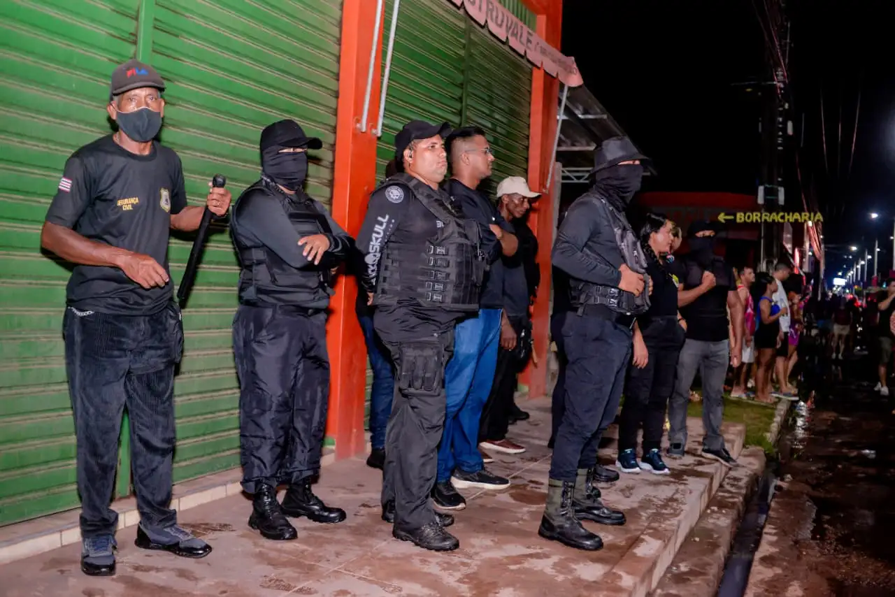 Galeria de imagens - Foto 12 da notícia: Abertura do Carnaval de Codó reúne multidão e dá início à “Folia, Cultura e Paixão” 2026