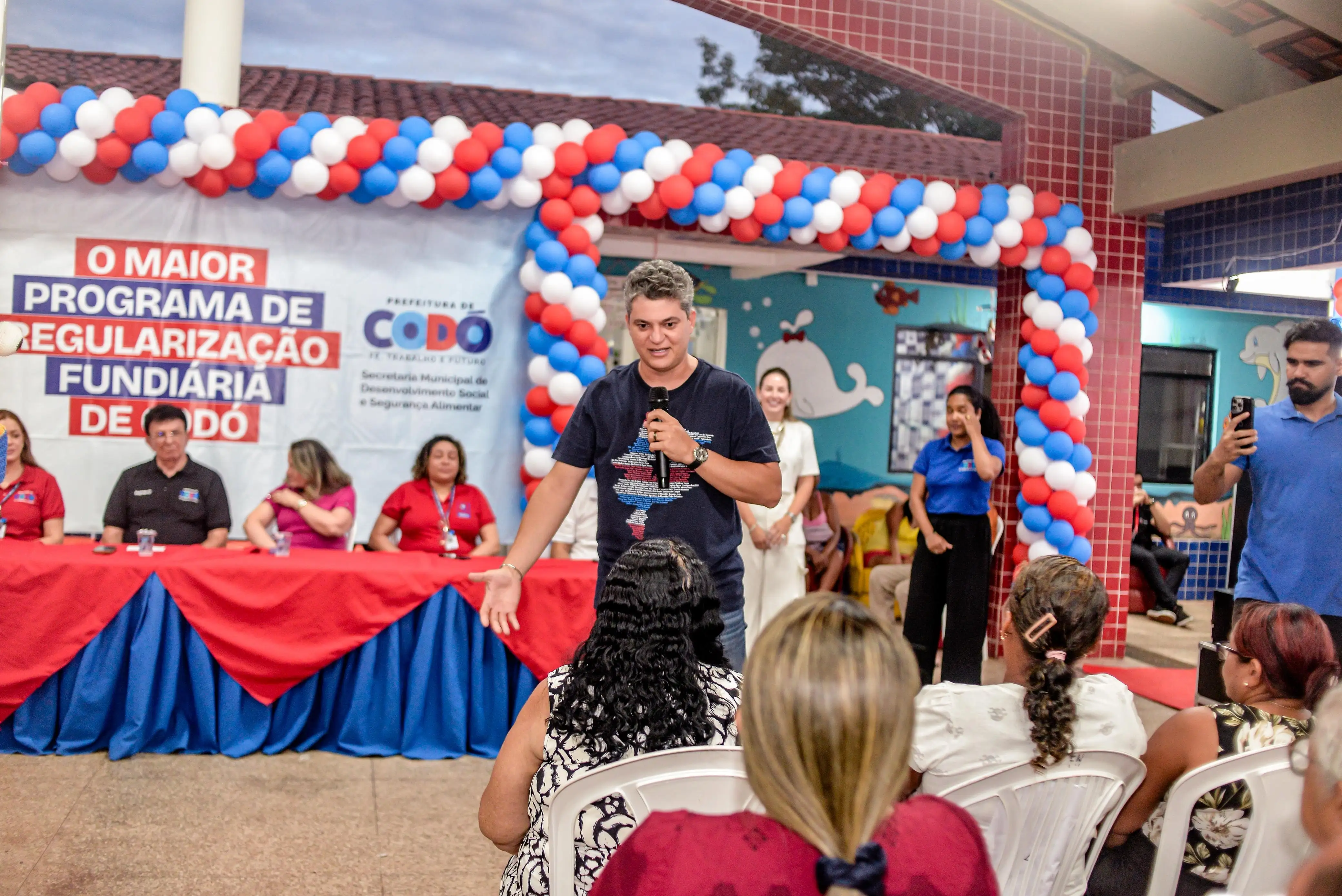Galeria de imagens - Foto 8 da notícia: Moradores do bairro Santa Terezinha em Codó recebem títulos de propriedade de imóveis