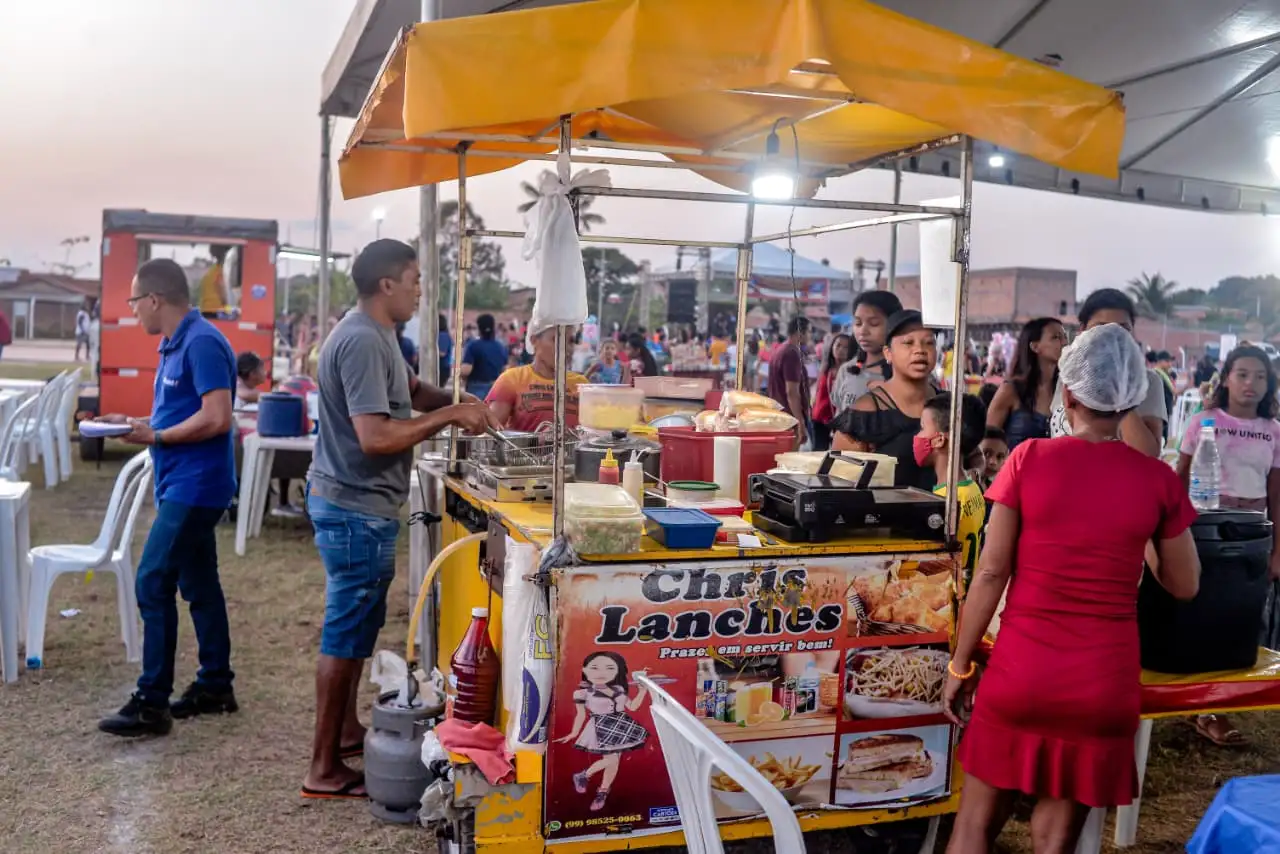 Galeria de imagens - Foto 12 da notícia: 4ª edição da Feirinha da Agricultura Familiar reúne produtores rurais e artesãos movimentando economia e cultura em Codó