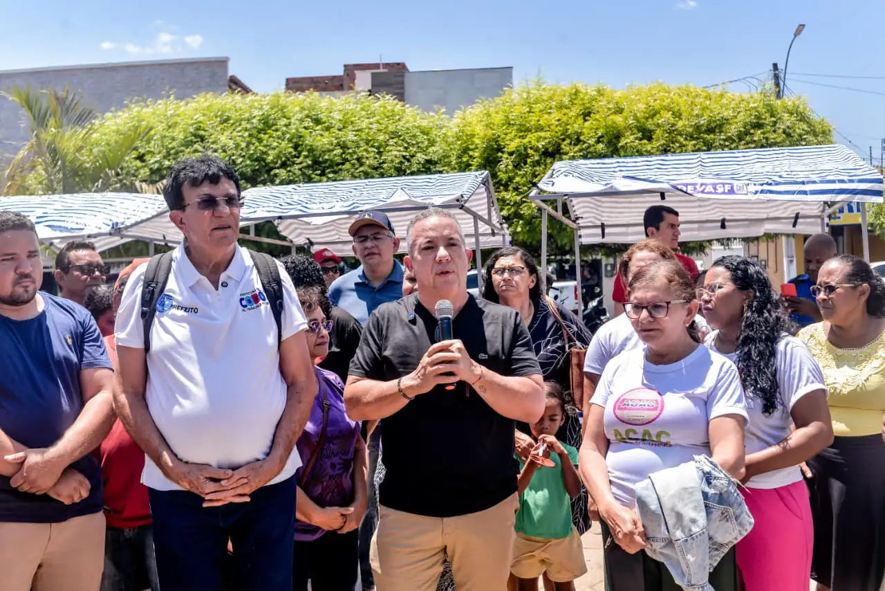 Galeria de imagens - Foto 8 da notícia: Valorização do artesanato: Prefeitura apoia artesãs codoenses com entrega de 30 barracas estruturadas