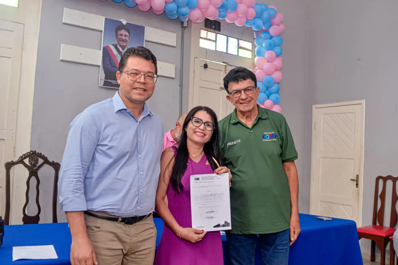 Foto 12 – Após concurso de 2020, 16 educadores são efetivados na rede municipal de Codó