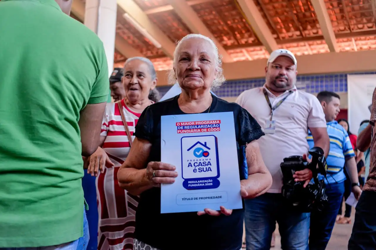 Foto 2 – Prefeitura de Codó avança em nova entrega de títulos do programa “A Casa é Sua”
