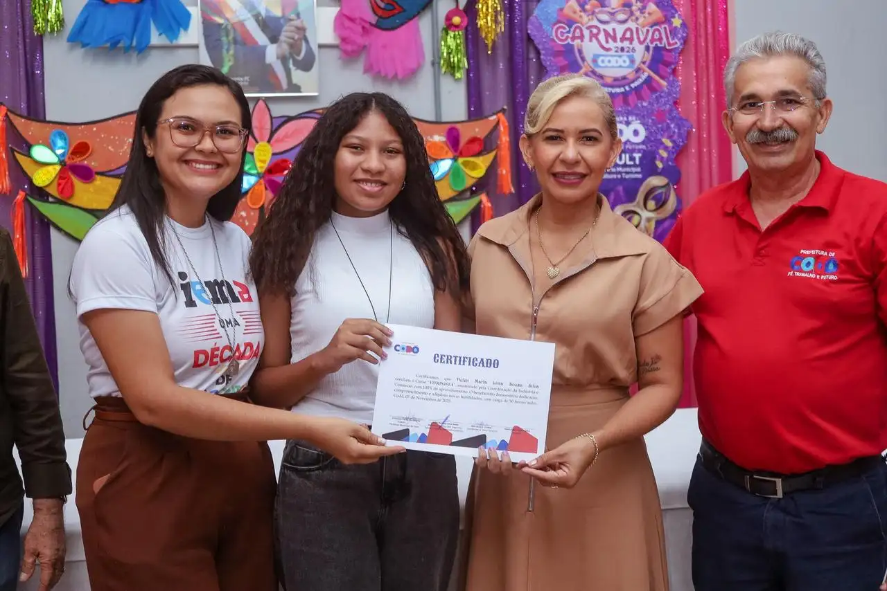 Galeria de imagens - Foto 8 da notícia: Prefeitura de Codó e IEMA certificam participantes do curso de Vitrinismo com foco no fortalecimento do comércio local