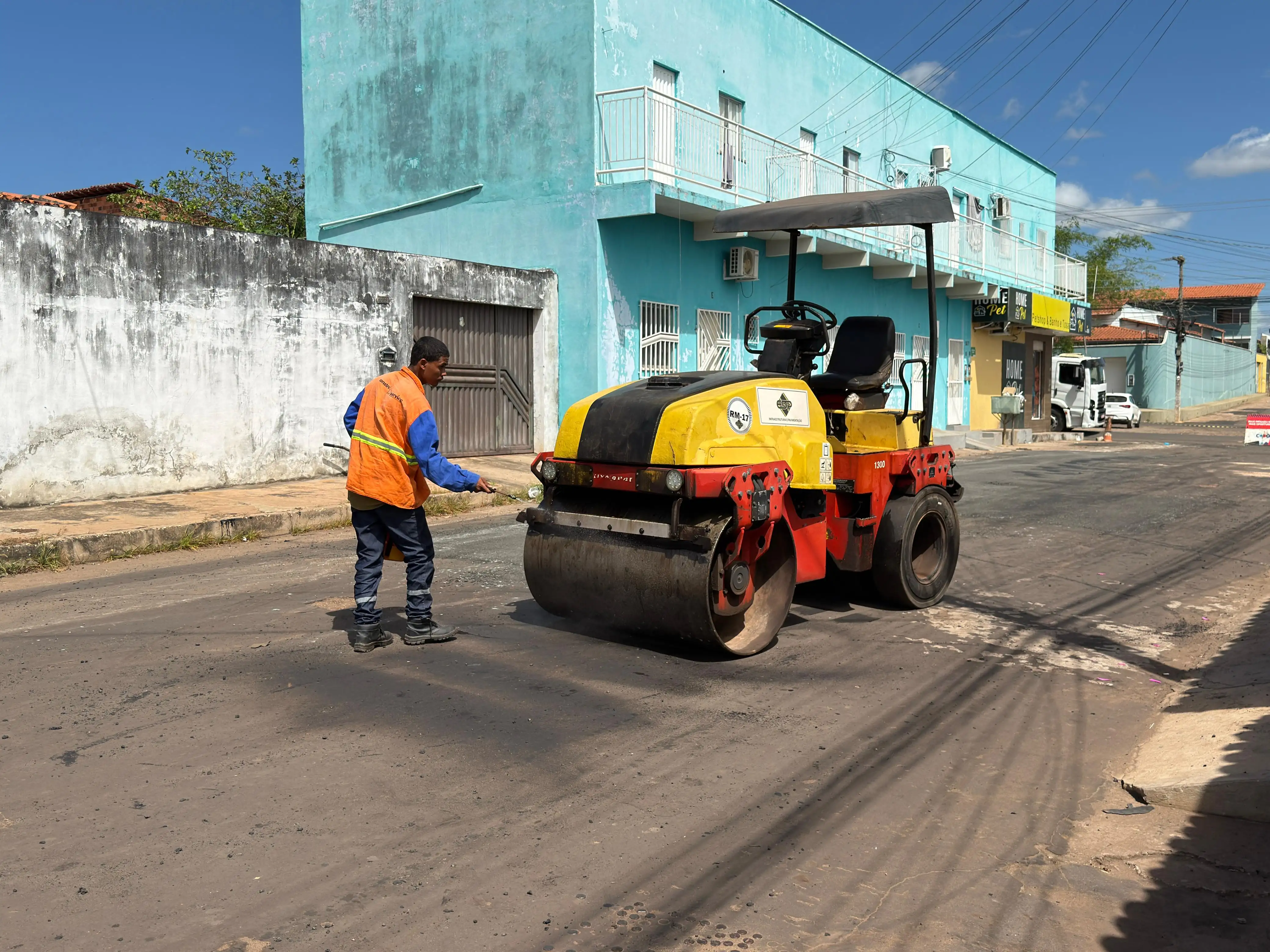 Galeria de imagens - Foto 7 da notícia: Prefeitura de Codó avança com operação tapa-buraco no bairro São Sebastião