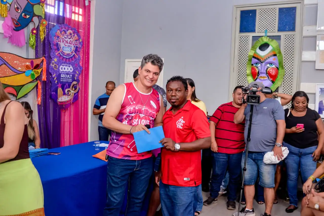 Foto 11 – Gestão municipal entrega incentivos para blocos carnavalescos e fortalece a cultura local