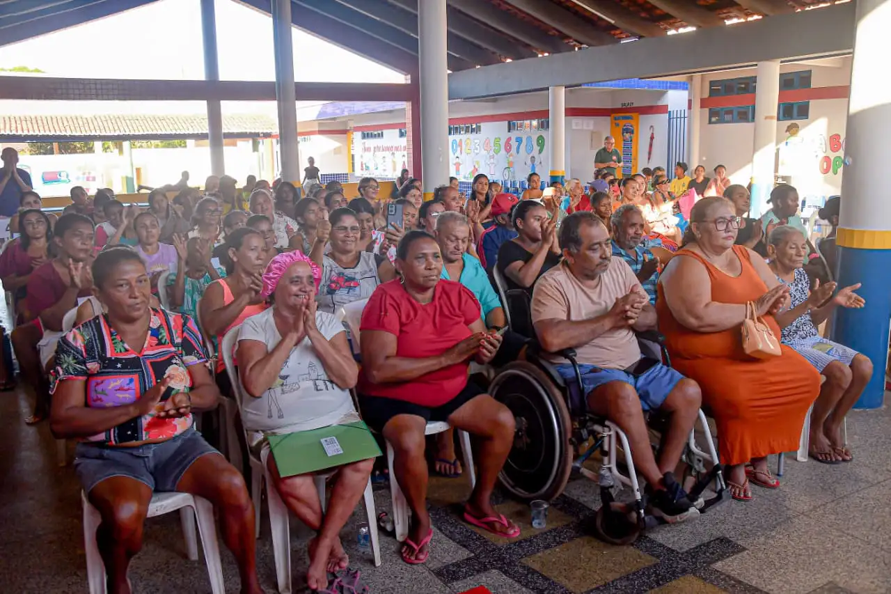 Foto 9 – Programa “A Casa é Sua” beneficia 100 famílias com títulos de propriedade no KM 17