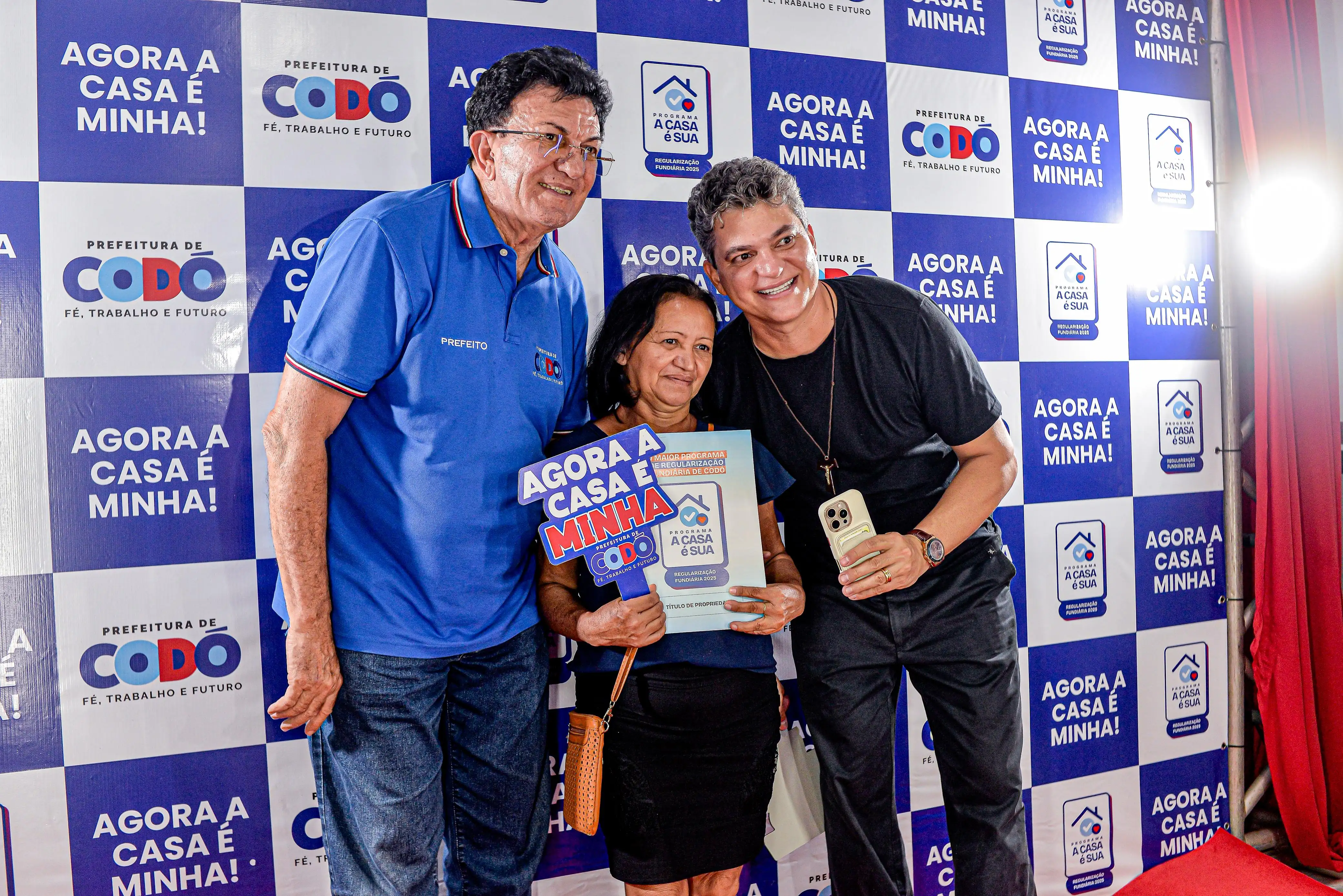 Foto 10 – Prefeitura de Codó faz nova entrega de títulos de propriedade pelo programa “A Casa é Sua”
