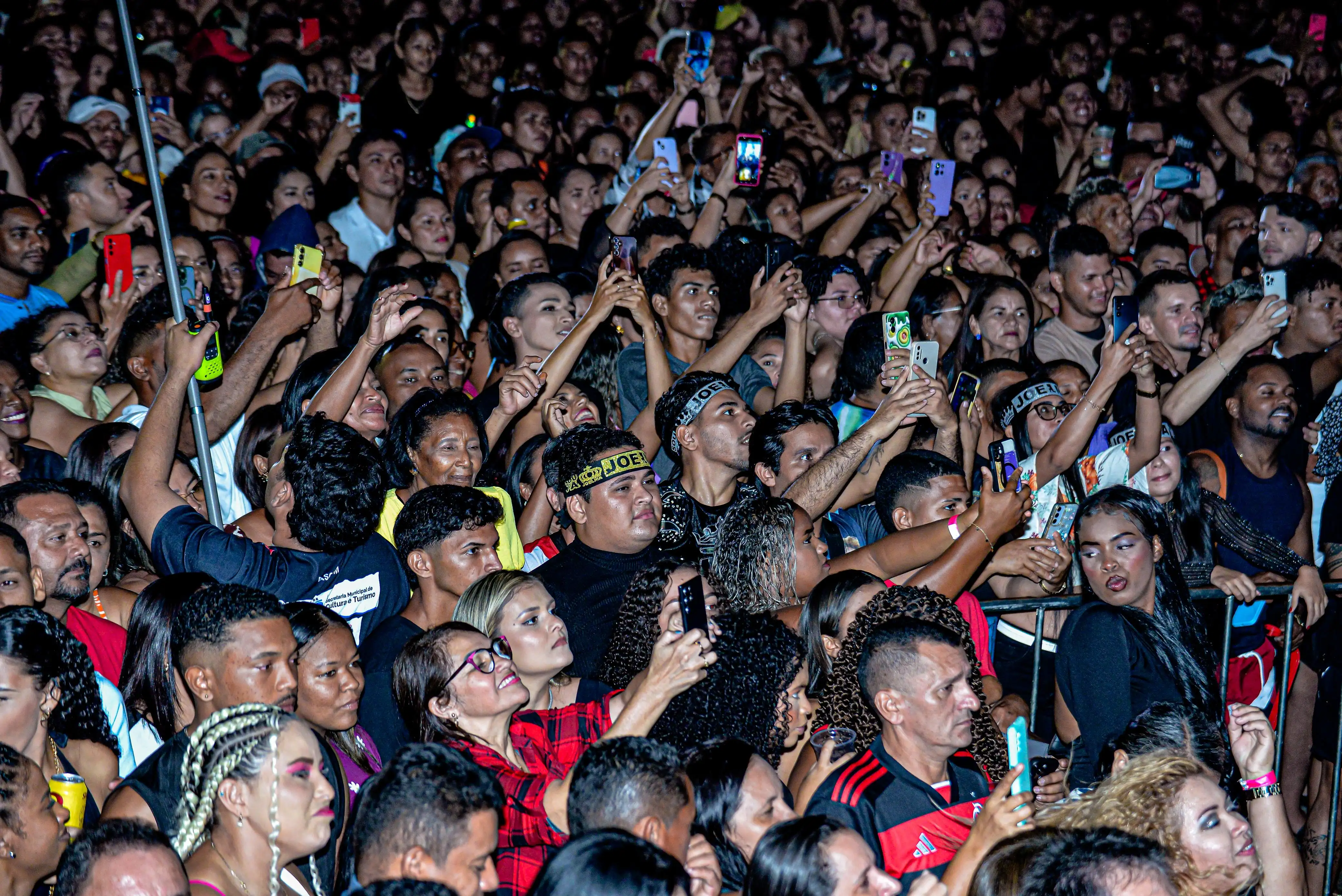 Galeria de imagens - Foto 3 da notícia: Encerramento do Festival Julino reúne milhares de pessoas em Codó
