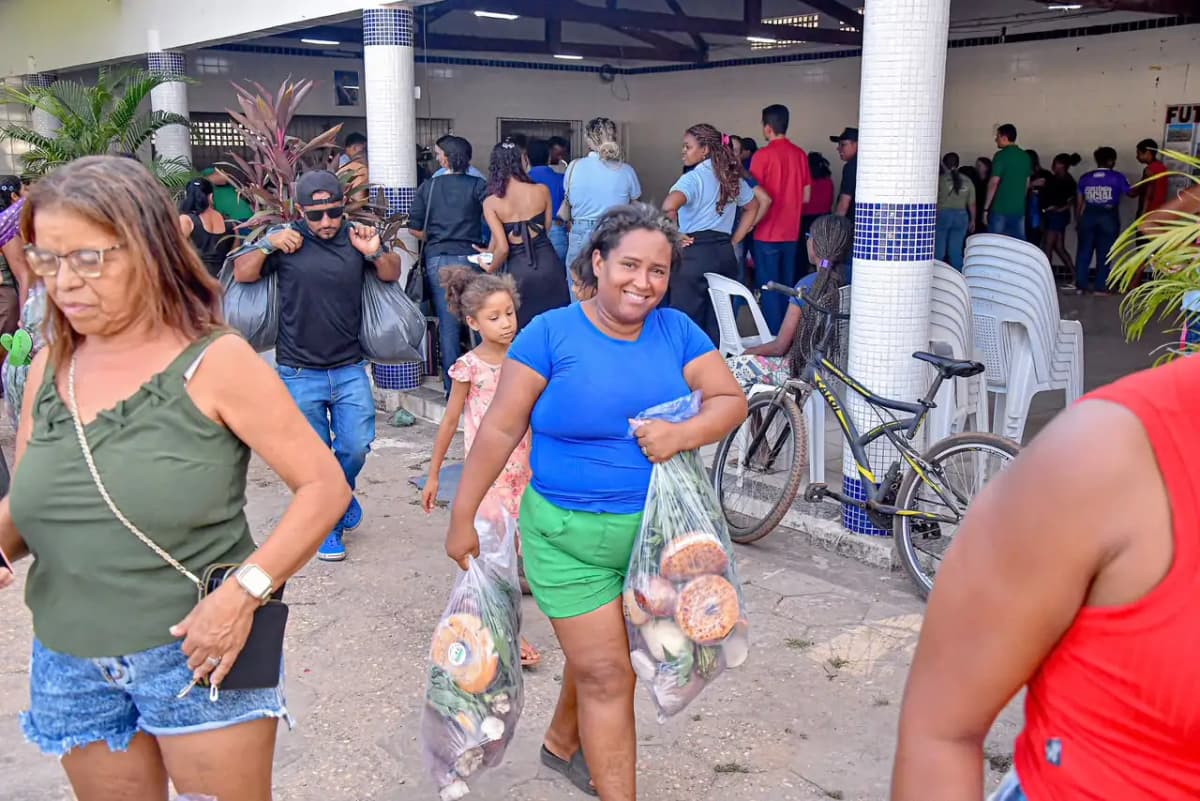 Foto 3 – Famílias de quatro bairros de Codó são beneficiadas com cestas verdes