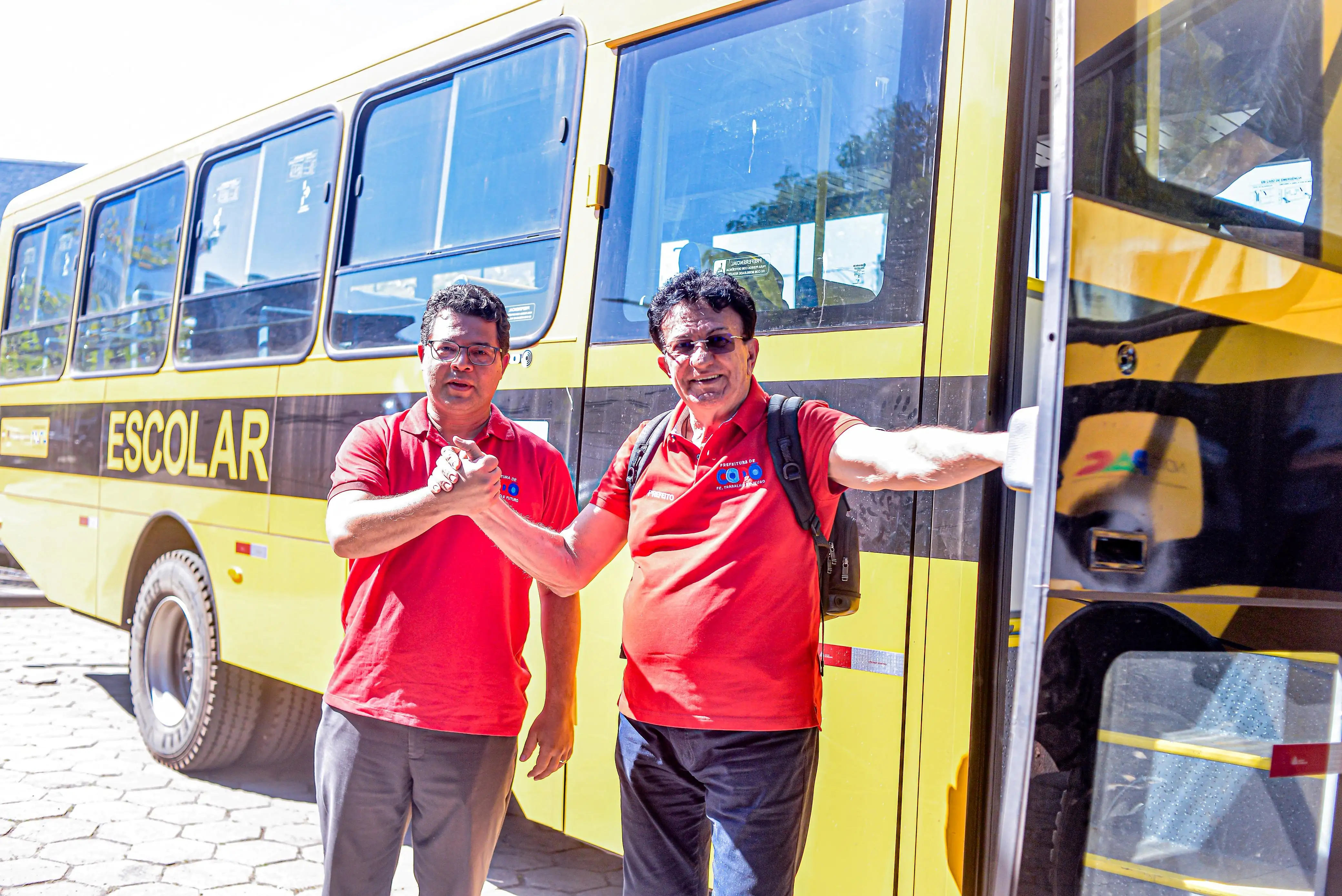 Galeria de imagens - Foto 3 da notícia: Ampliação da frota escolar: Prefeito Chiquinho FC recebe novo ônibus escolar para a Zona Rural de Codó