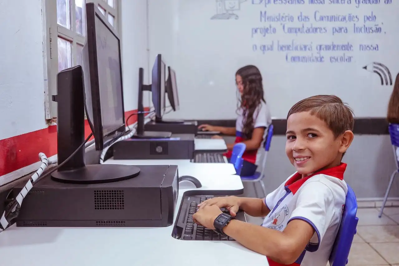Galeria de imagens - Foto 3 da notícia: Ministério das Comunicações reforça inclusão digital em Codó com entregas que promovem avanços tecnológicos na educação