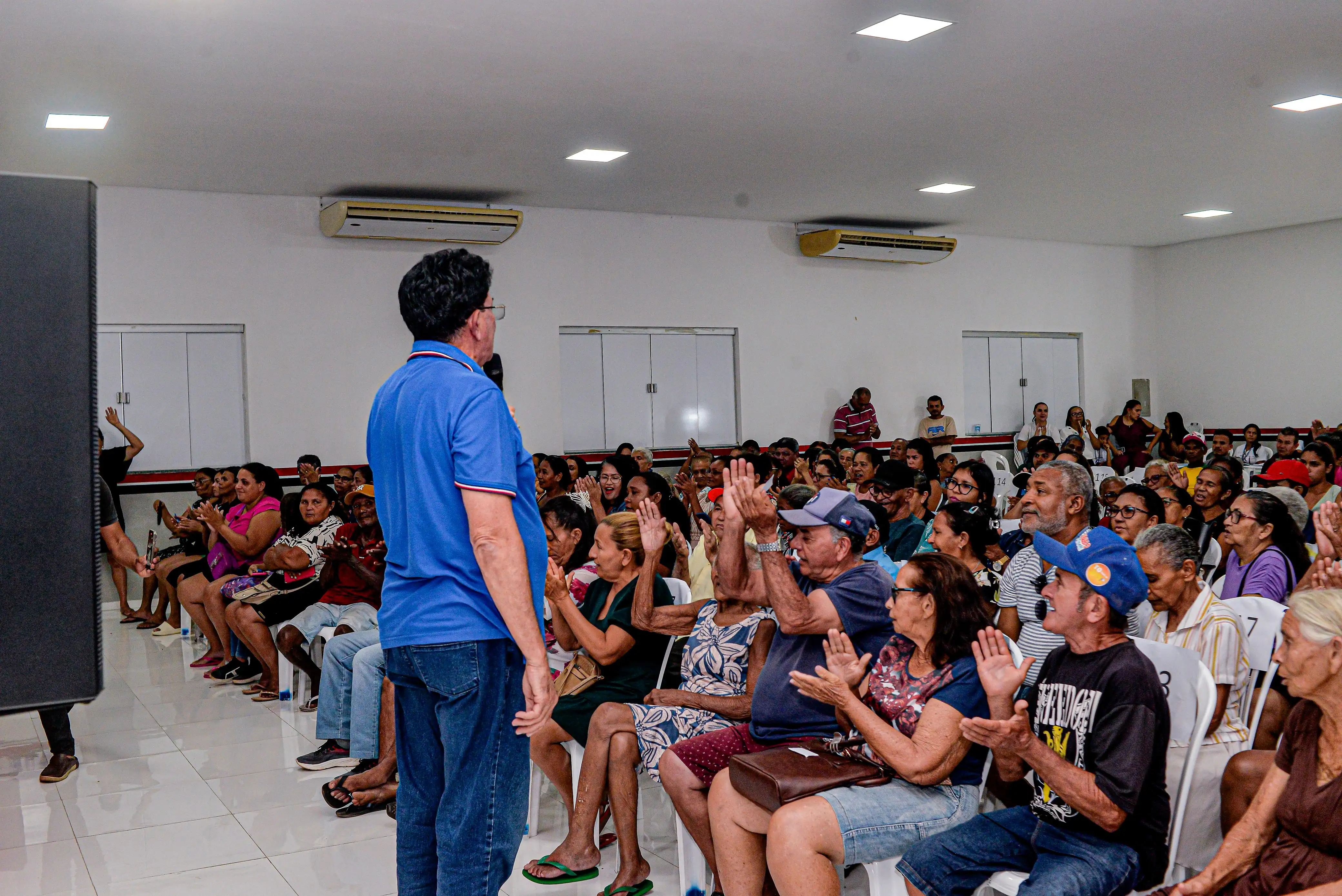 Foto 6 – Prefeitura de Codó faz nova entrega de títulos de propriedade pelo programa “A Casa é Sua”