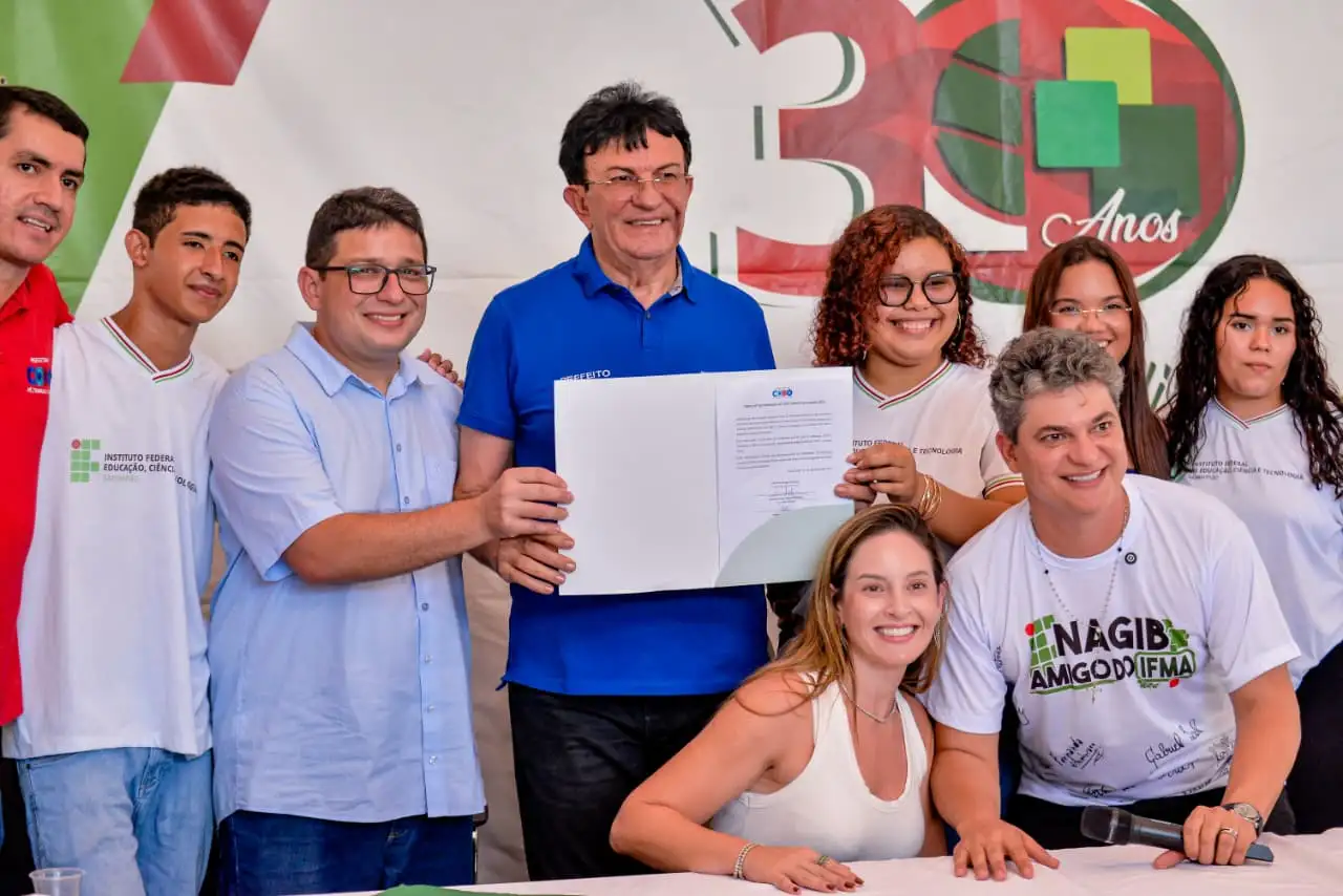Foto 1 – Prefeitura de Codó firma convênio com IFMA e garante transporte escolar gratuito para 480 estudantes