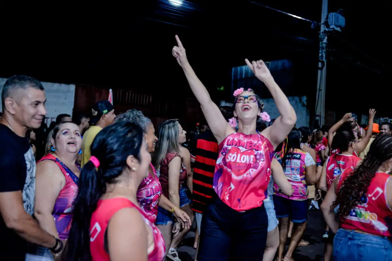 Galeria de imagens - Foto 11 da notícia: Abertura do Carnaval de Codó reúne multidão e dá início à “Folia, Cultura e Paixão” 2026
