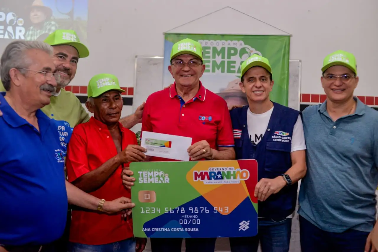 Foto 1 – Agricultores de Codó recebem cartões do Programa Tempo de Semear para fortalecimento da produção rural