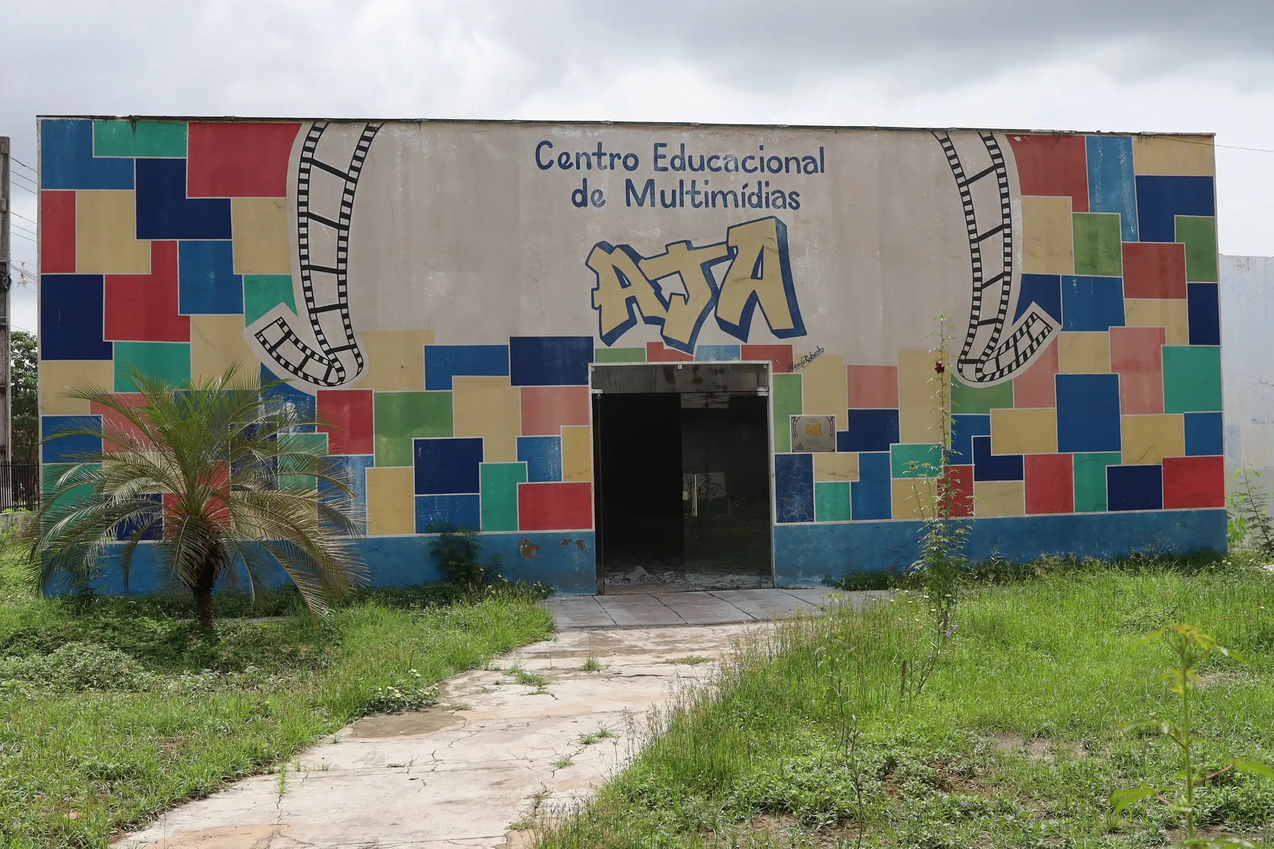 Foto 13 – Após reforma, auditório da Escola Municipal Estevam Ângelo recebe novas cadeiras