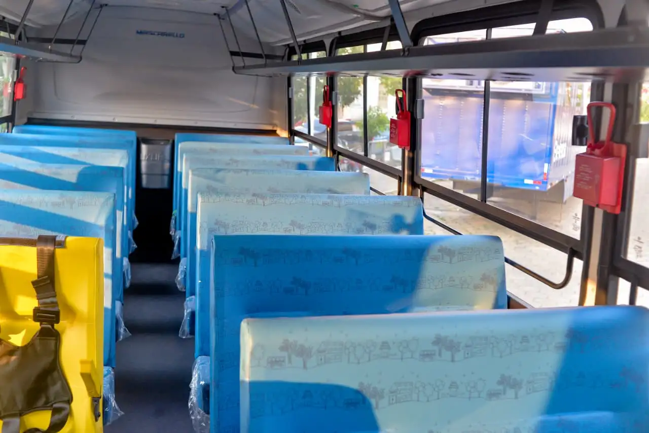 Foto 6 – Prefeito Chiquinho FC recebe novo ônibus para reforçar a frota escolar em Codó