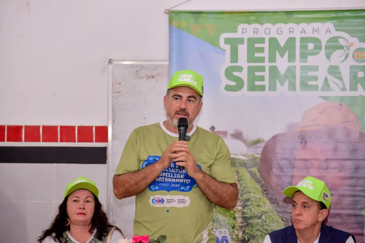 Foto 4 – Agricultores de Codó recebem cartões do Programa Tempo de Semear para fortalecimento da produção rural