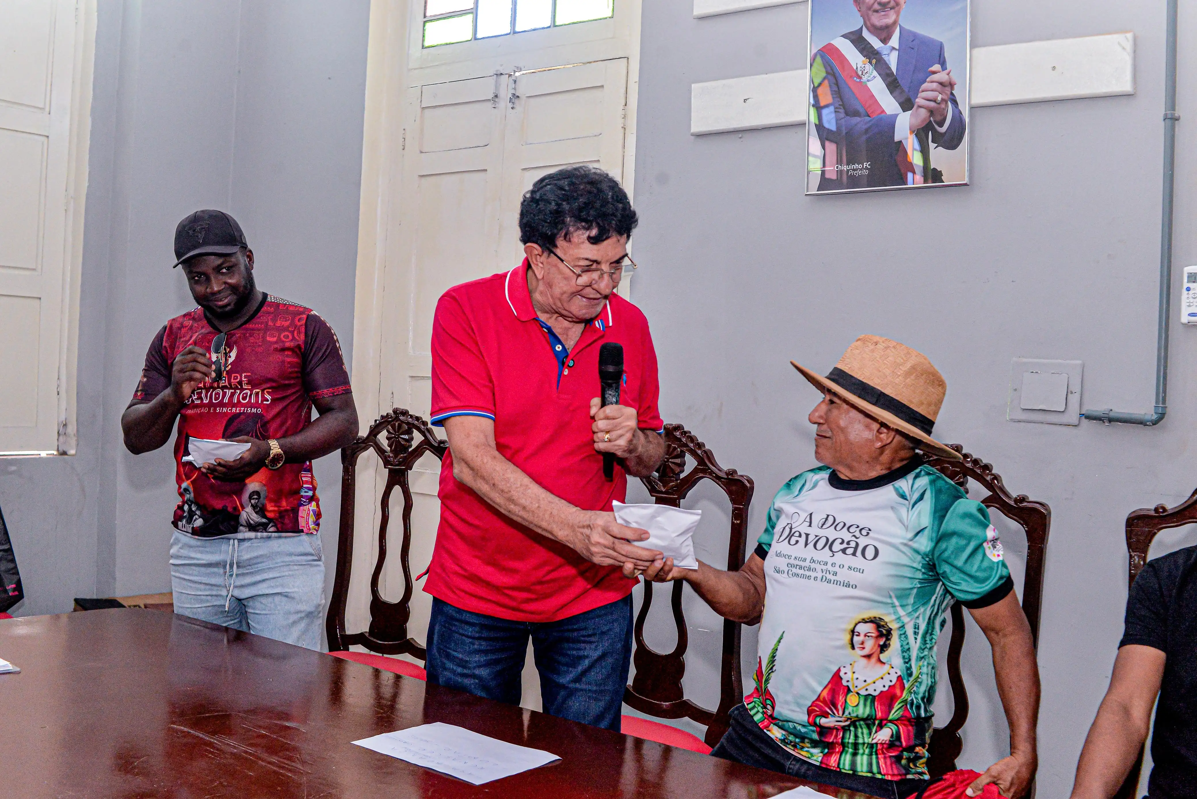 Foto 8 – Prefeitura de Codó entrega incentivo financeiro a grupos de festas juninas