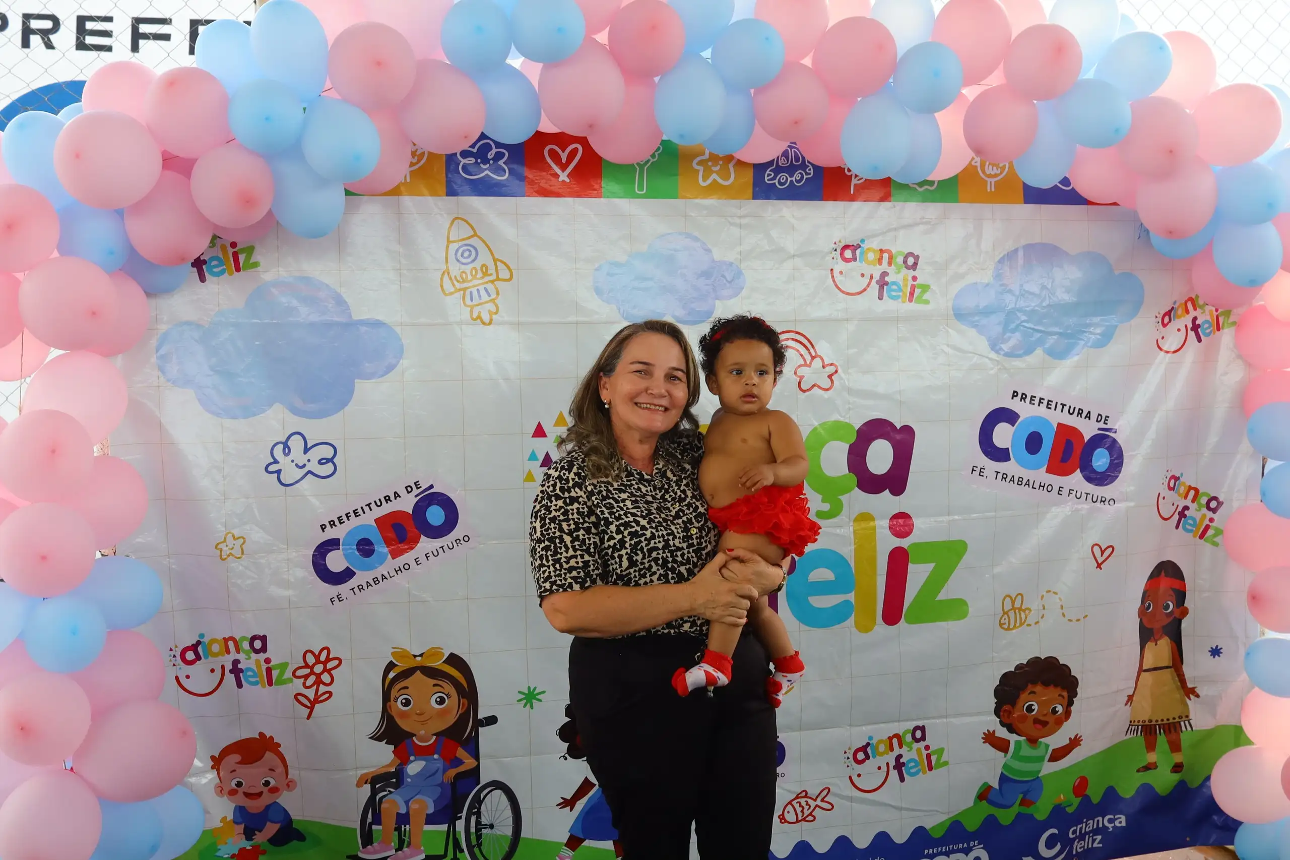 Foto 12 – Primeira menina a receber título de “Bebê Prefeita” marca encerramento da 15ª Semana do Bebê em Codó