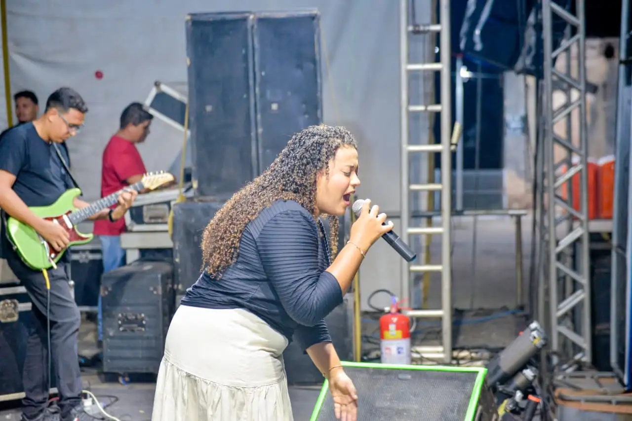 Foto 6 – Dia do Evangélico é celebrado com grande festa e show de Davi Sacer em Codó
