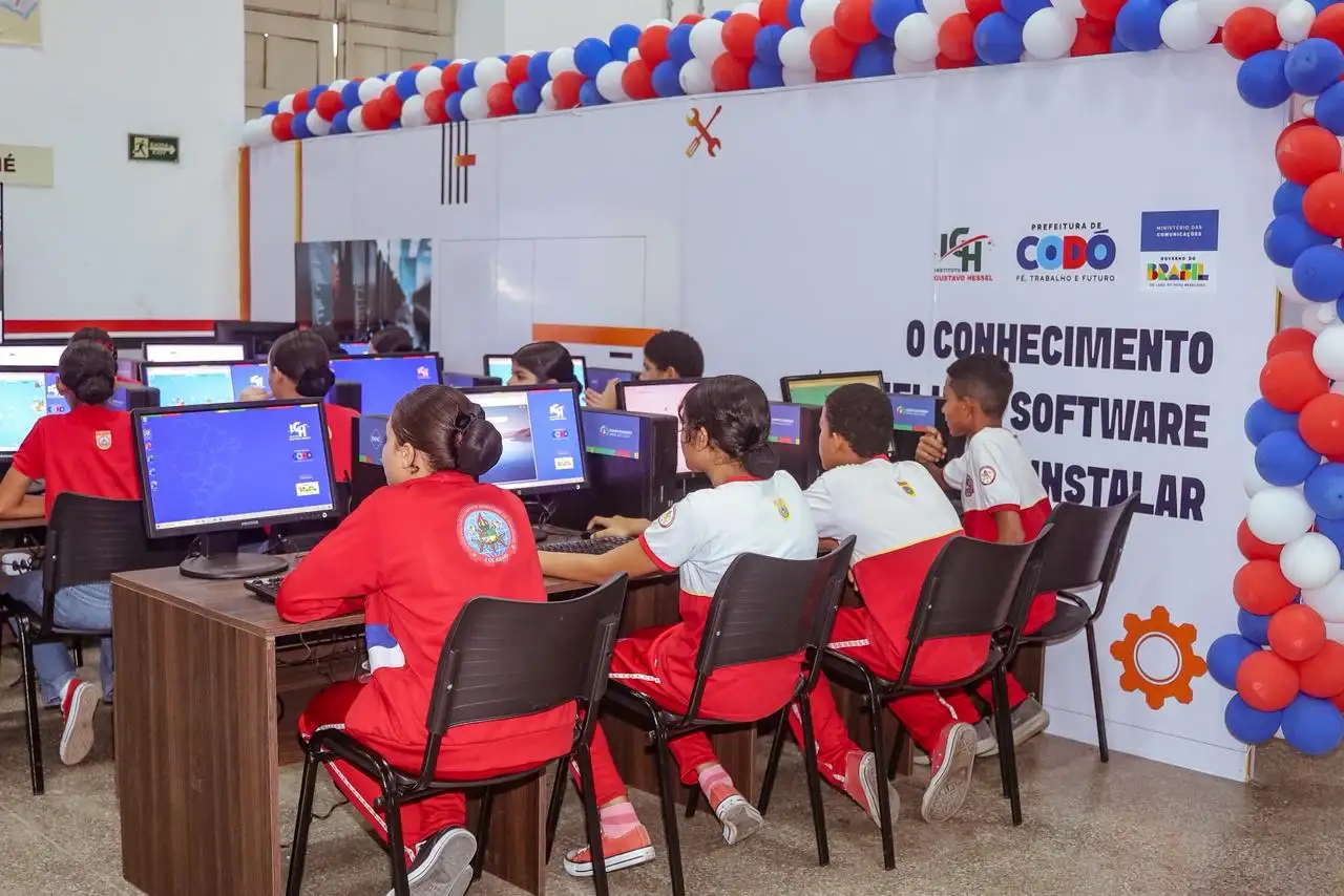 Galeria de imagens - Foto 28 da notícia: Ministério das Comunicações reforça inclusão digital em Codó com entregas que promovem avanços tecnológicos na educação