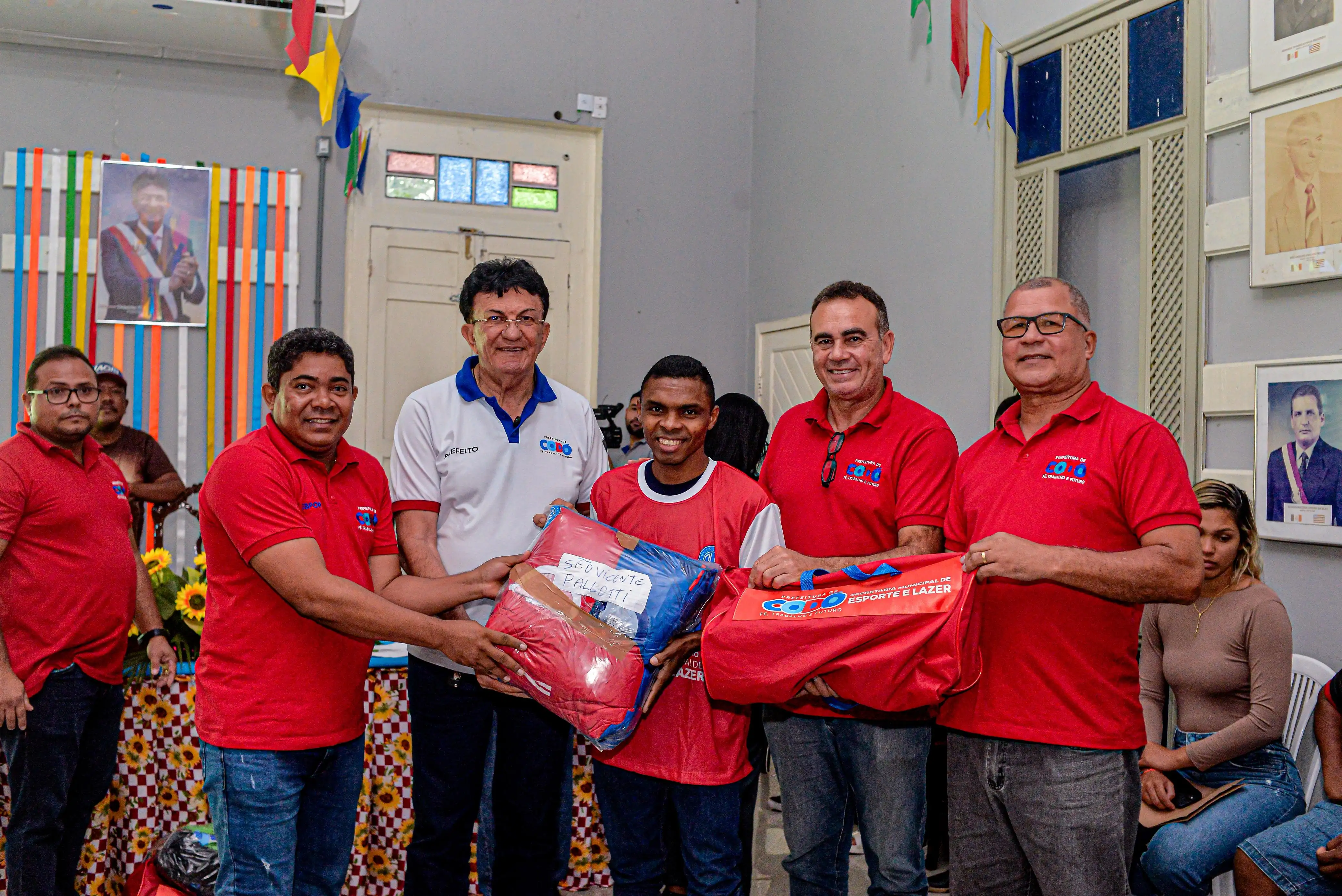 Foto 2 – Prefeitura de Codó lança Copa de Bairros e entrega equipagem esportiva aos clubes participantes