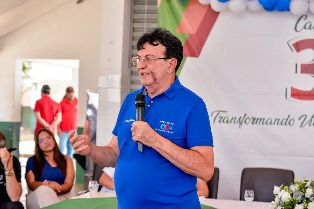 Foto 4 – Prefeitura de Codó firma convênio com IFMA e garante transporte escolar gratuito para 480 estudantes