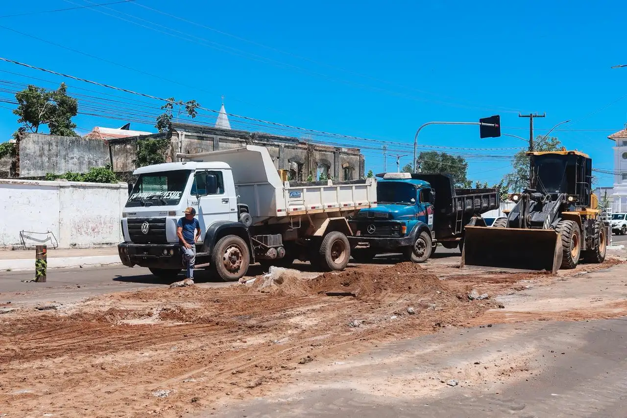 Galeria de imagens - Foto 3 da notícia: Prefeitura de Codó realiza intervenção para melhorar o trânsito na Avenida João Ribeiro