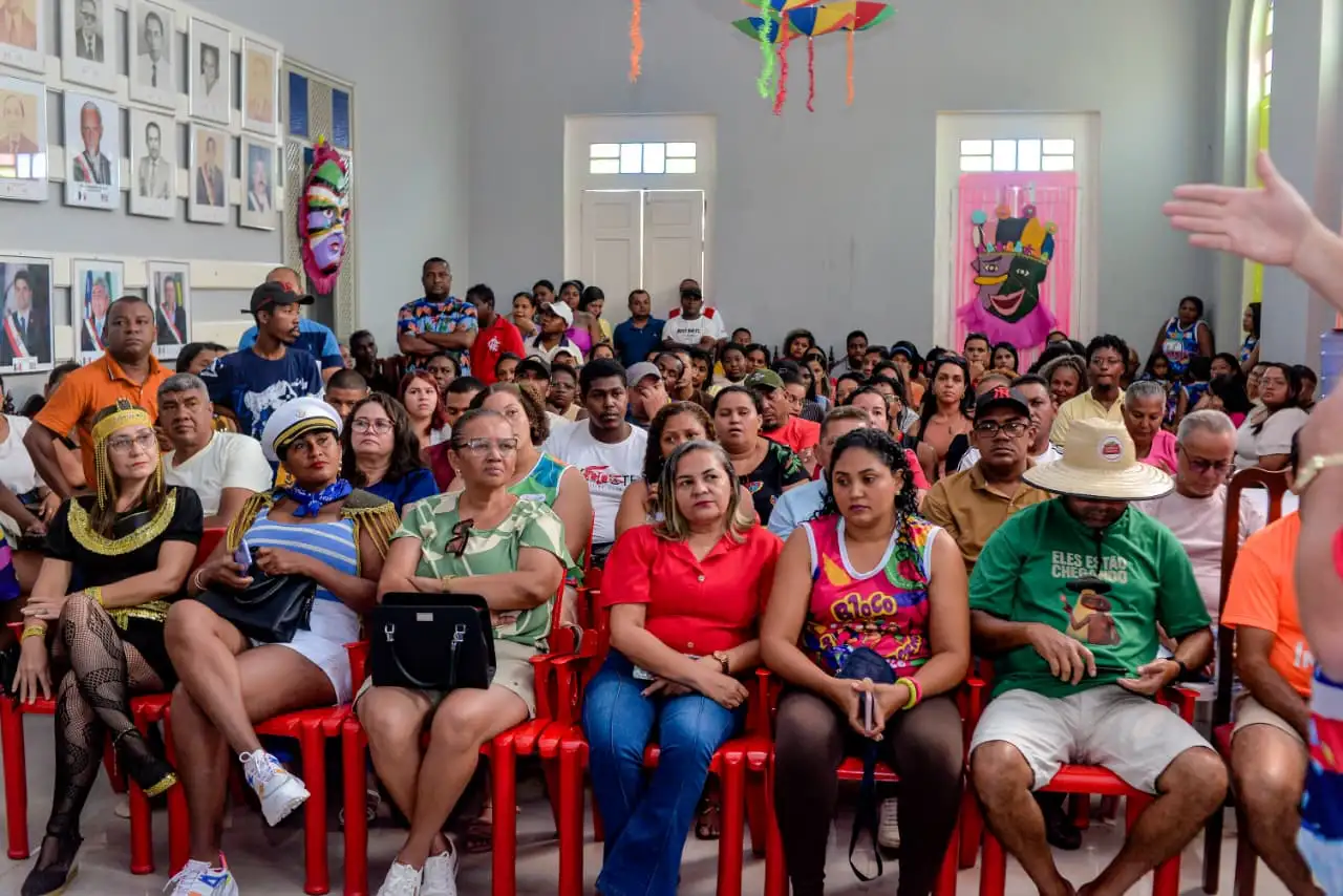 Foto 5 – Gestão municipal entrega incentivos para blocos carnavalescos e fortalece a cultura local