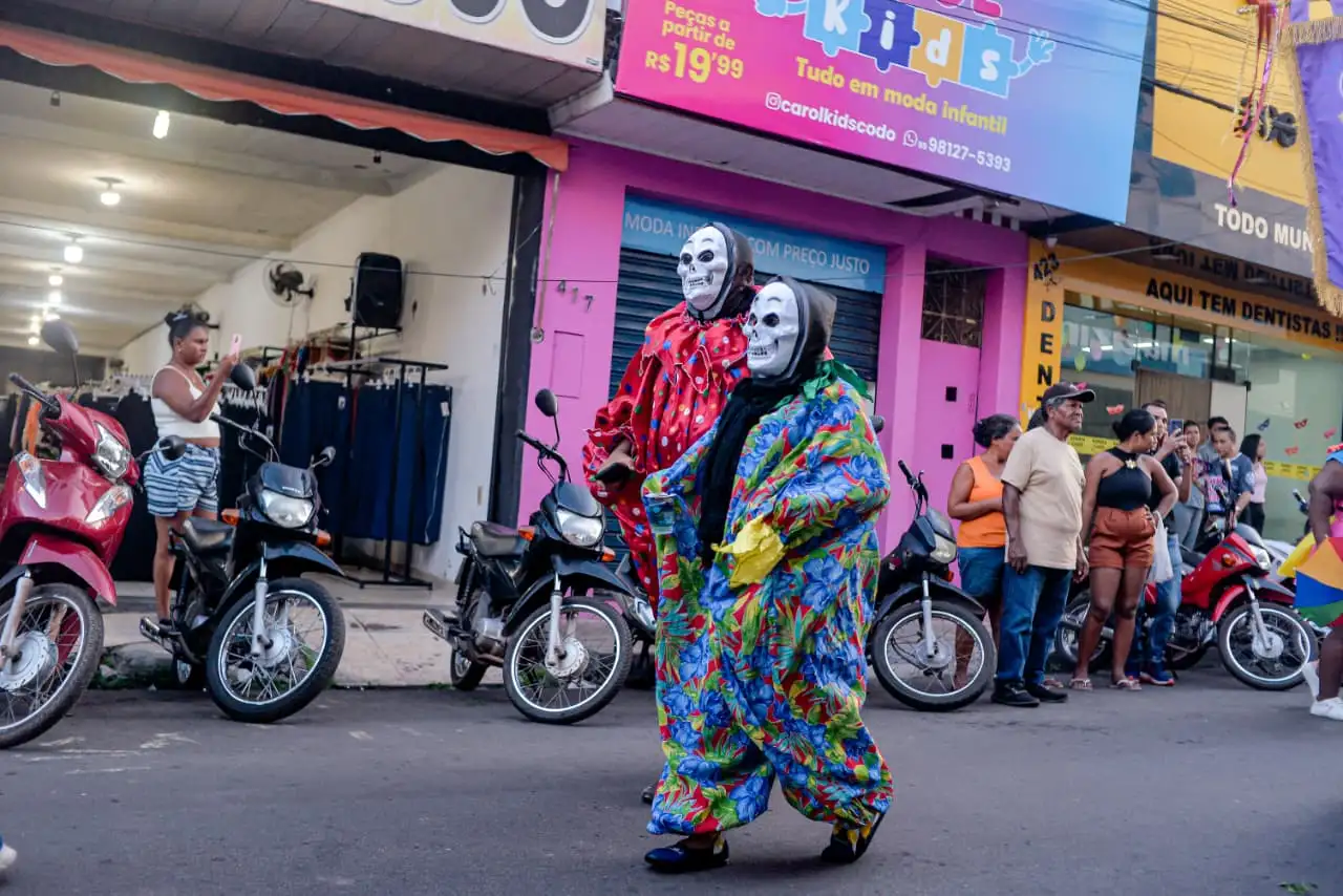 Foto 12 – Ruas de Codó são tomadas por alegria e tradição no Cortejo do Carnaval 2026