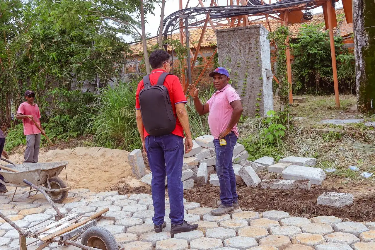 Foto 3 – Prefeitura de Codó inicia pavimentação com bloquetes no Morro de São Pedro para melhorar mobilidade urbana