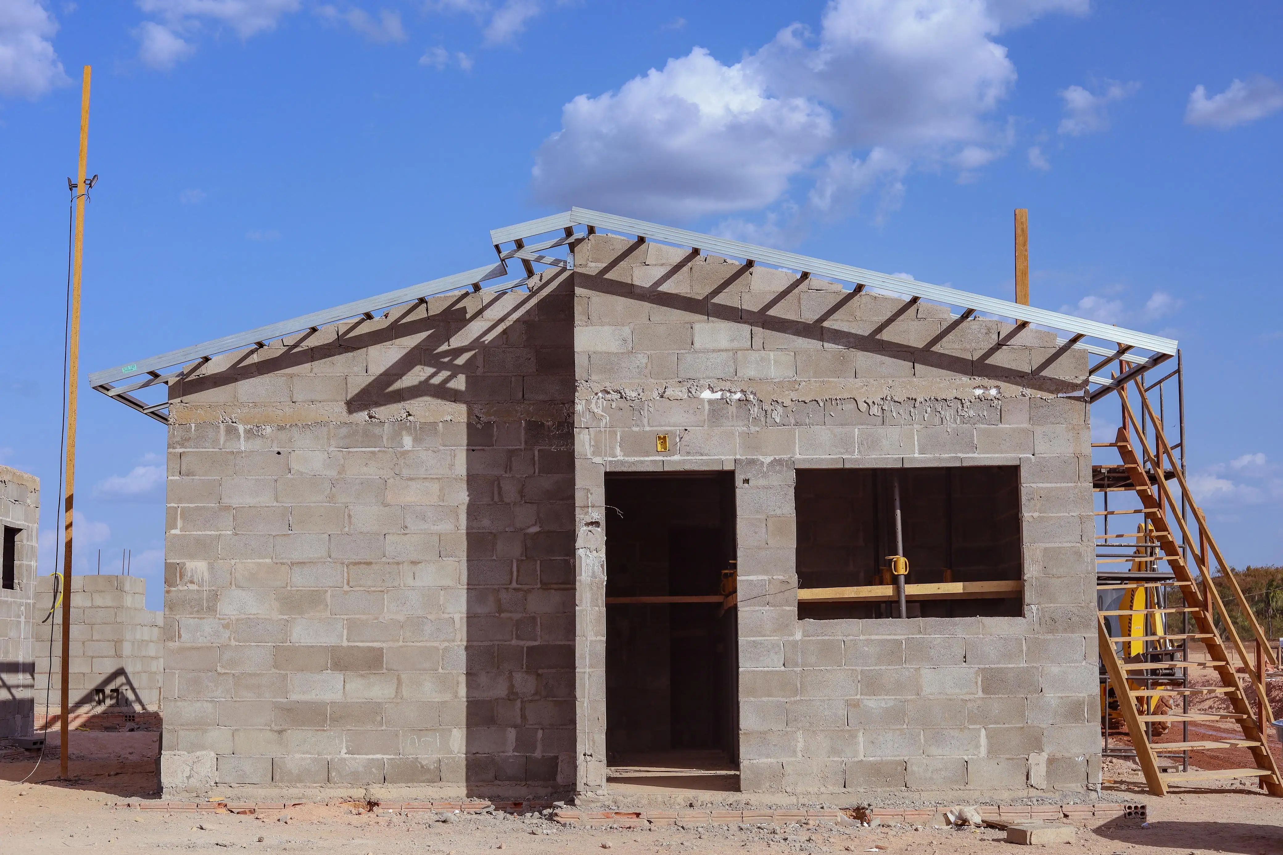 Galeria de imagens - Foto 4 da notícia: Prefeitura de Codó avança na construção de casas do Residencial Monte Belo