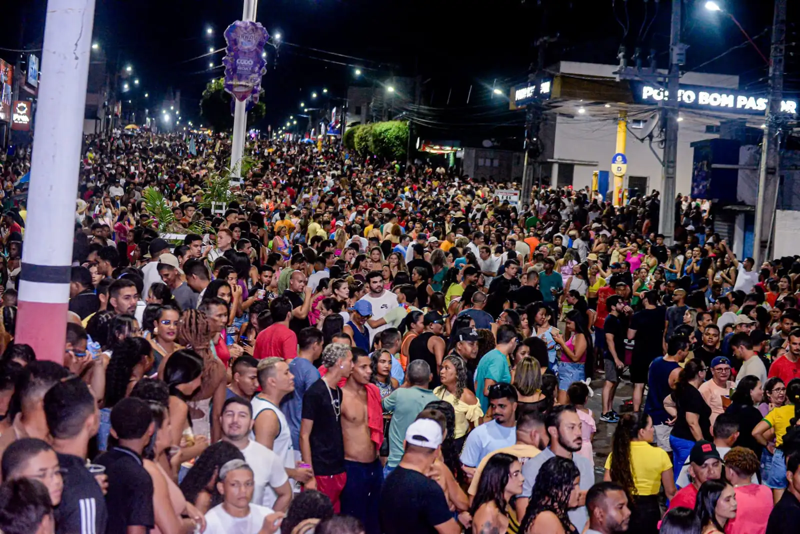 Foto 15 – Do Blocão do Vereda à Chicabana: festa toma conta de Codó no quarto dia de Carnaval