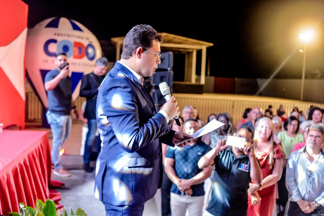 Galeria de imagens - Foto 14 da notícia: Posse de gestores escolares da rede municipal de ensino marca novo ciclo na educação de Codó