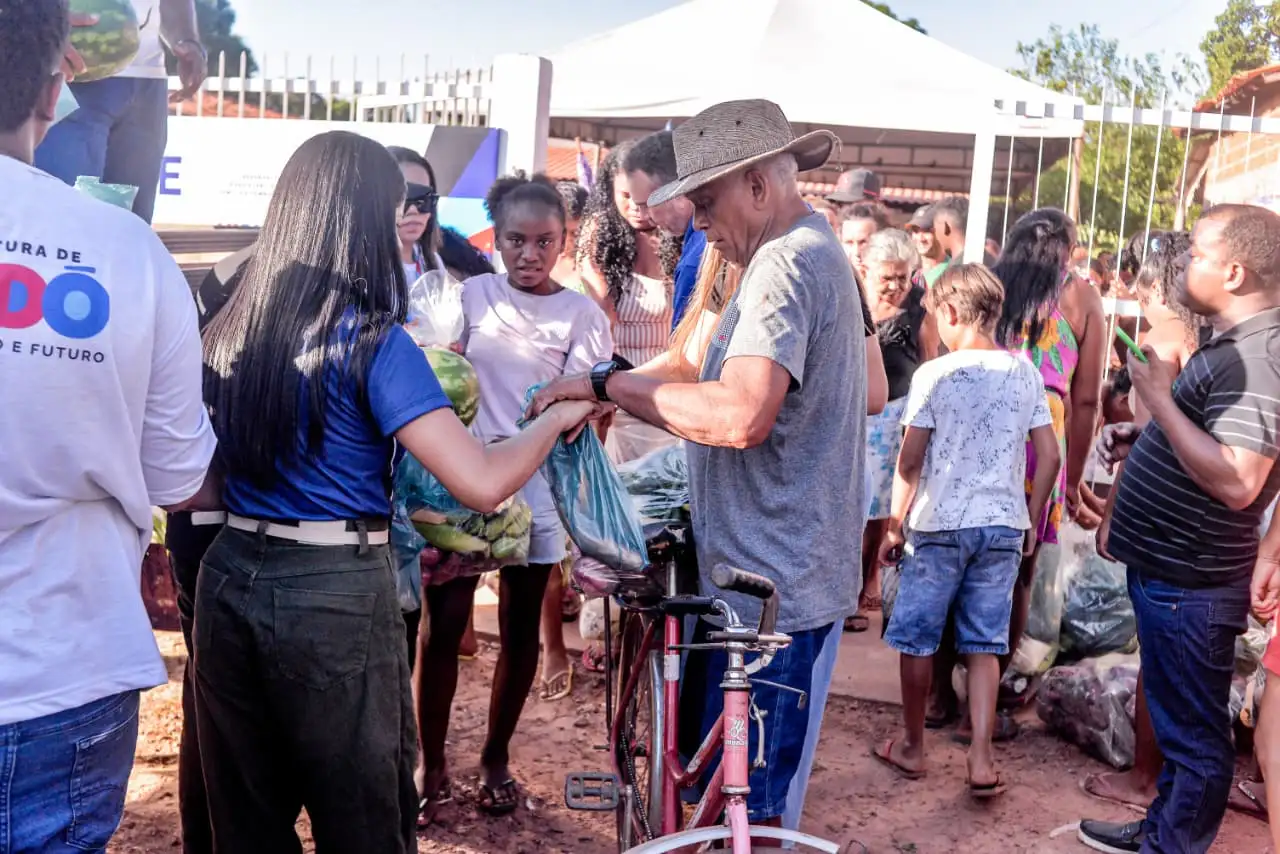 Foto 2 – Prefeitura de Codó realiza entrega de Cestas Verdes à famílias do KM 17