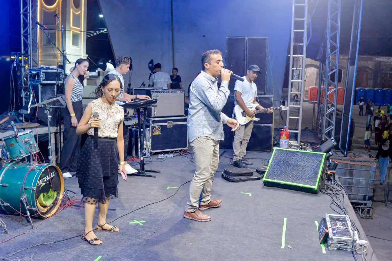 Foto 9 – Dia do Evangélico é celebrado com grande festa e show de Davi Sacer em Codó