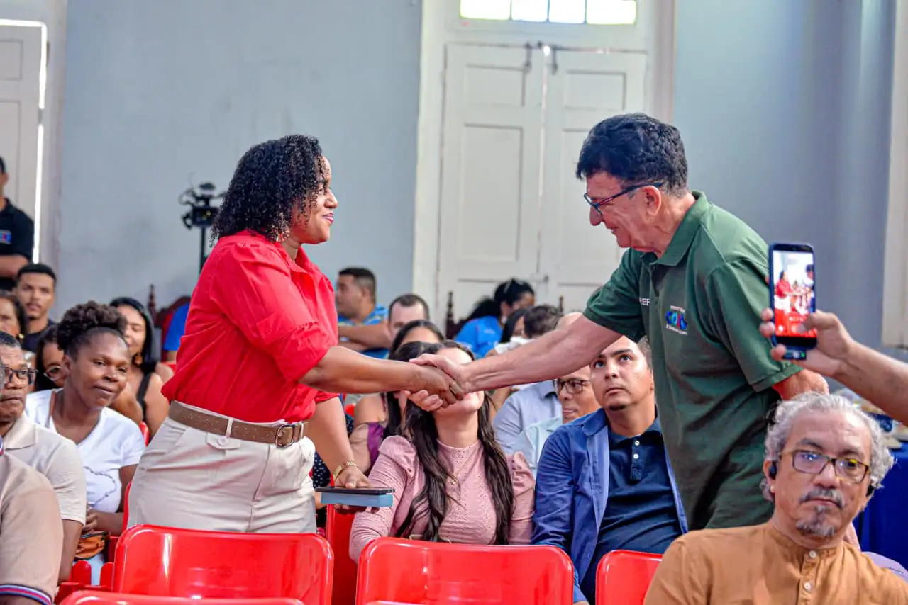 Foto 2 – Após concurso de 2020, 16 educadores são efetivados na rede municipal de Codó