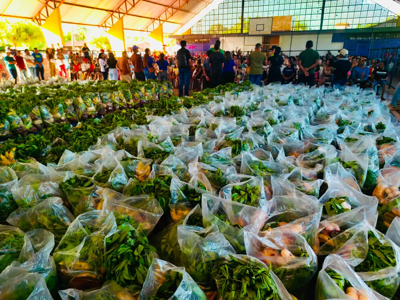 Foto 5 – Prefeitura fortalece segurança alimentar com entrega de 800 cestas verdes em Cajazeiras