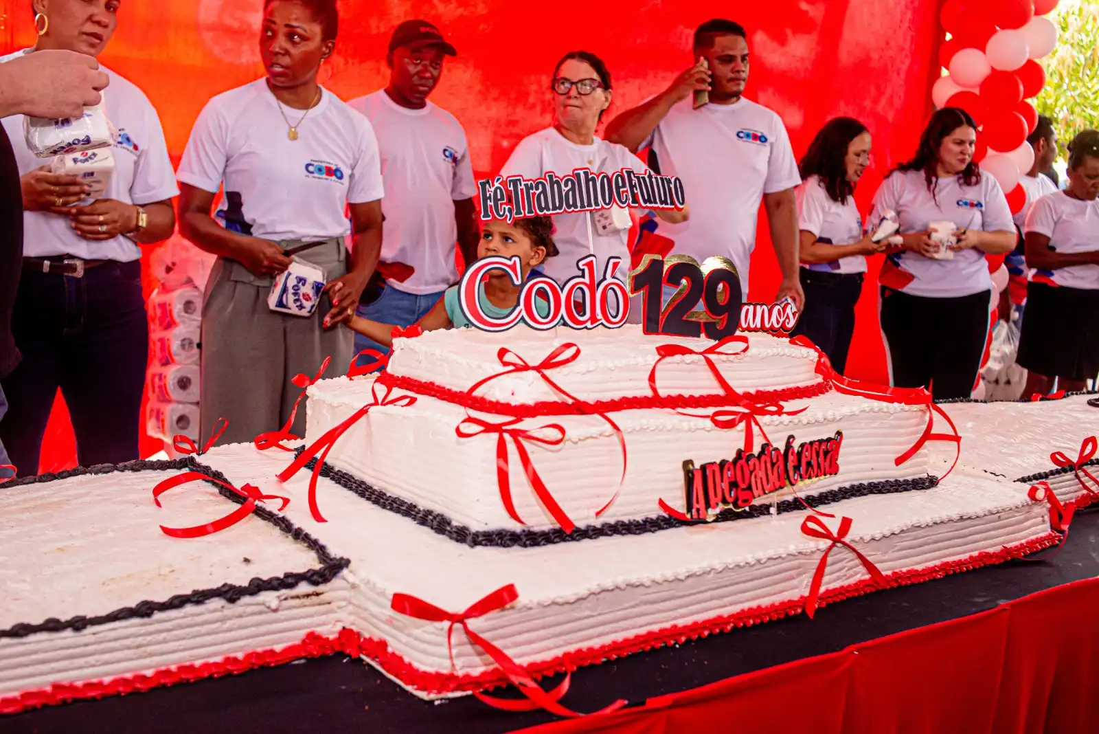 Foto 4 – Prefeitura de Codó celebra 129 Anos do município com inaugurações e show do Padre Antônio Maria