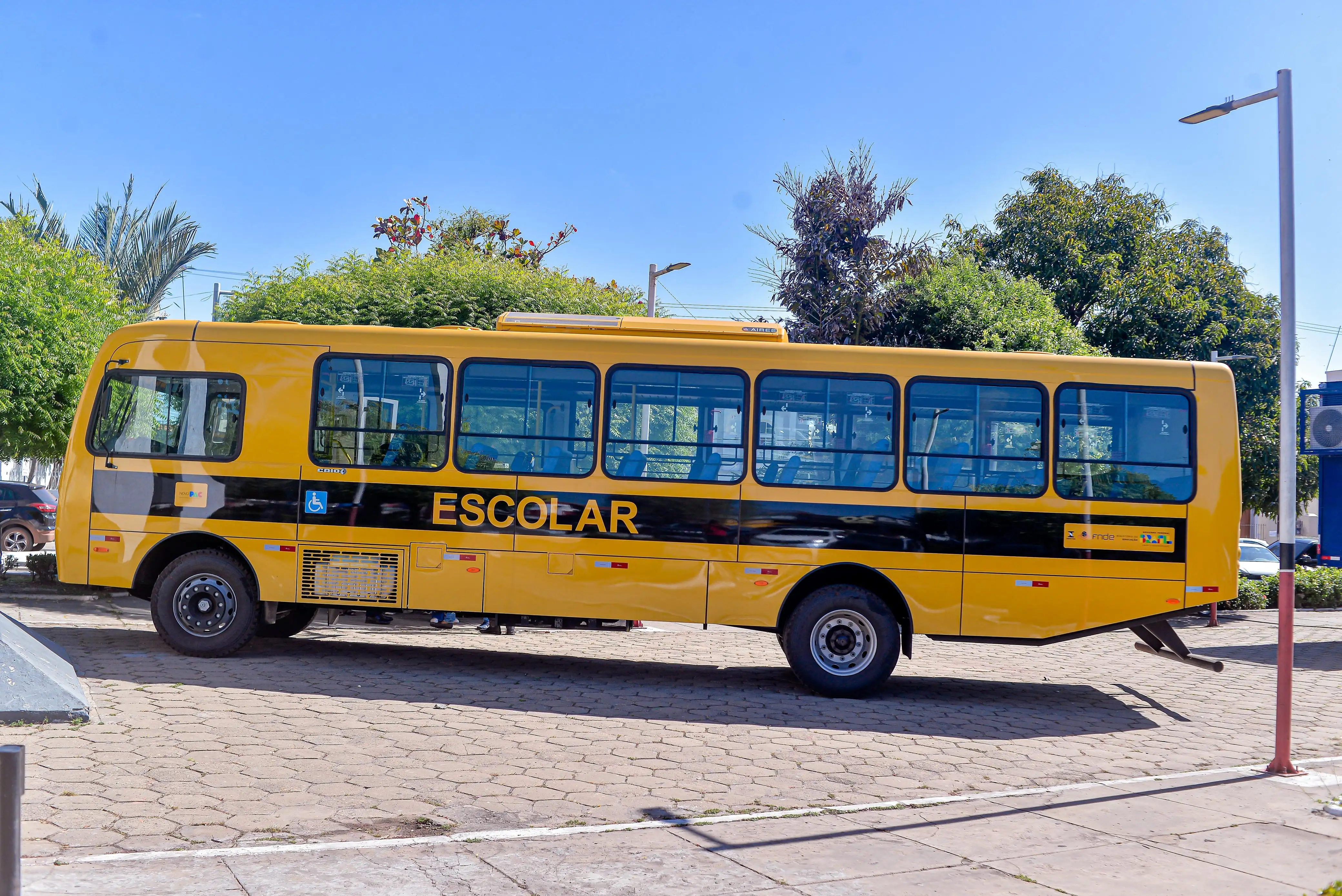 Galeria de imagens - Foto 8 da notícia: Ampliação da frota escolar: Prefeito Chiquinho FC recebe novo ônibus escolar para a Zona Rural de Codó